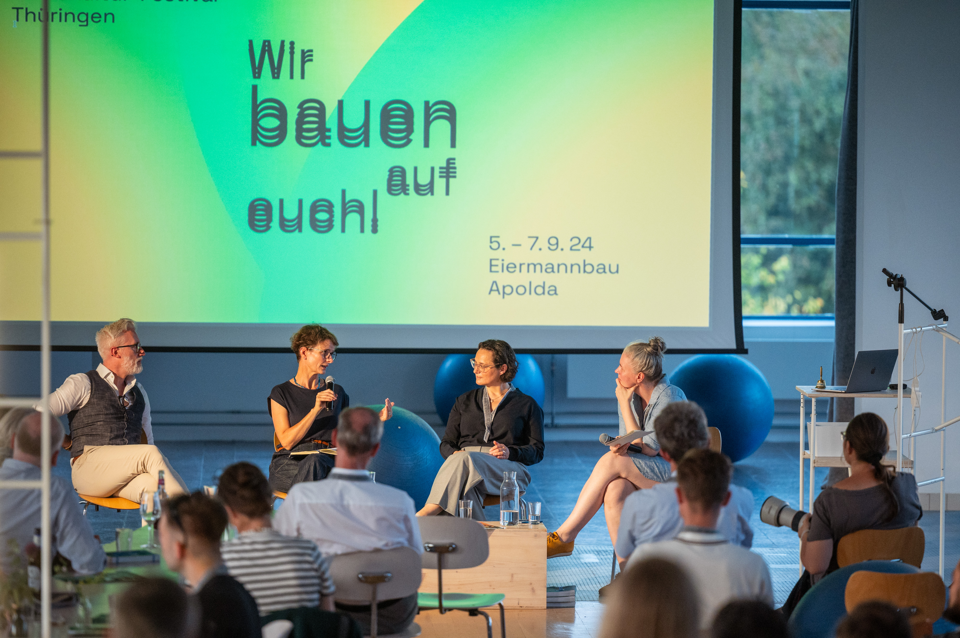 Bildbeschreibungstext